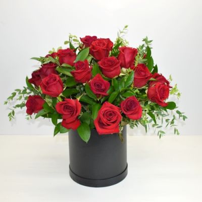 Red Roses in a Black Hatbox in Houston, TX